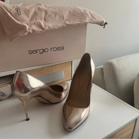 Sergio Rossi Cracked Metallic Rose Gold Mid Pumps - Picture 3 of 8